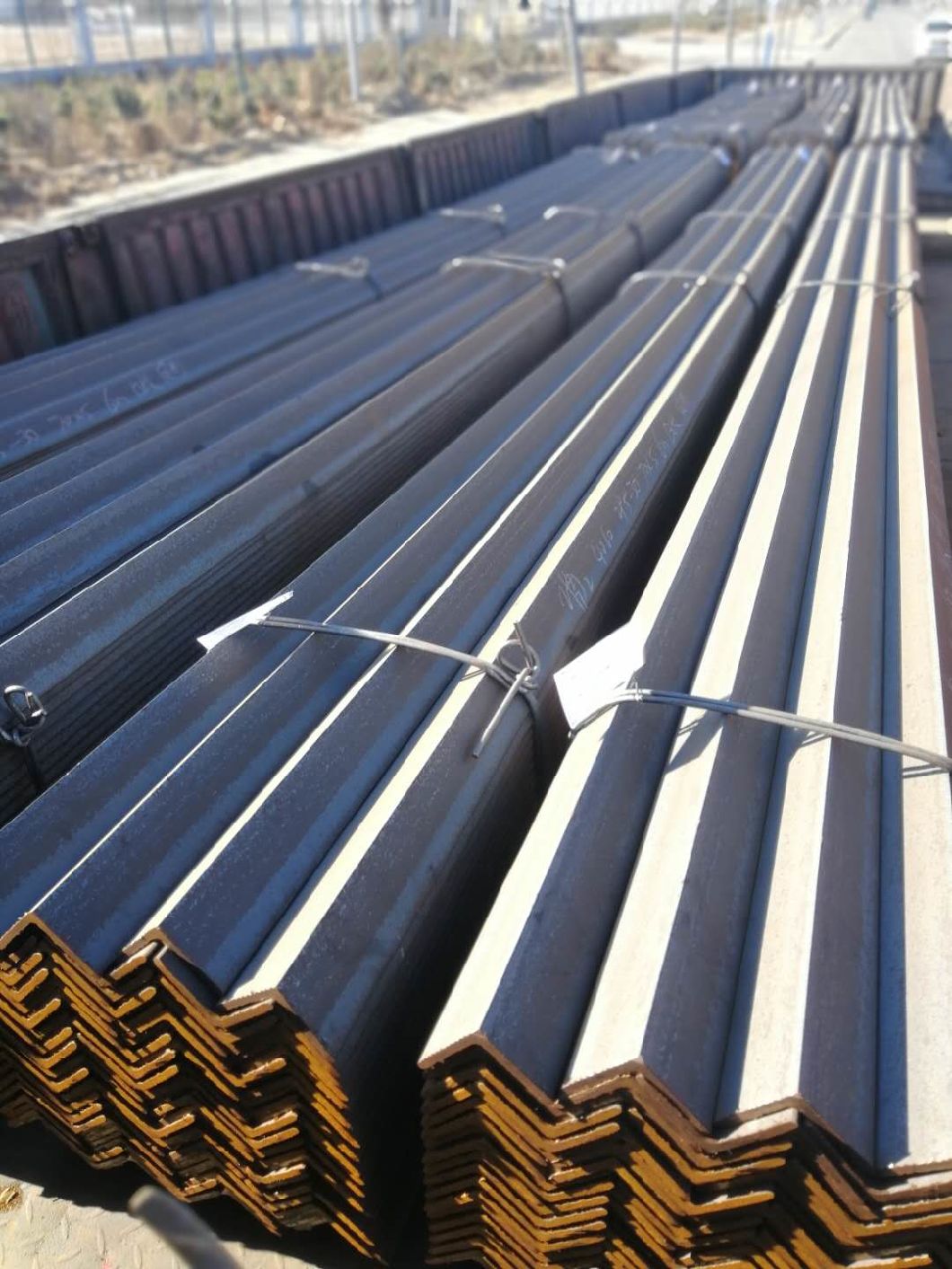 High Quality Hot Rolled Angle Steel Bar Standard Sizes